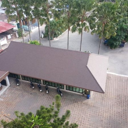Palm Ville Pass Up Mansion Чонбури Экстерьер фото